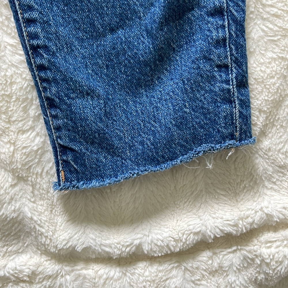 Good American Good Crop Raw hem slim blue. - Picture 5 of 7